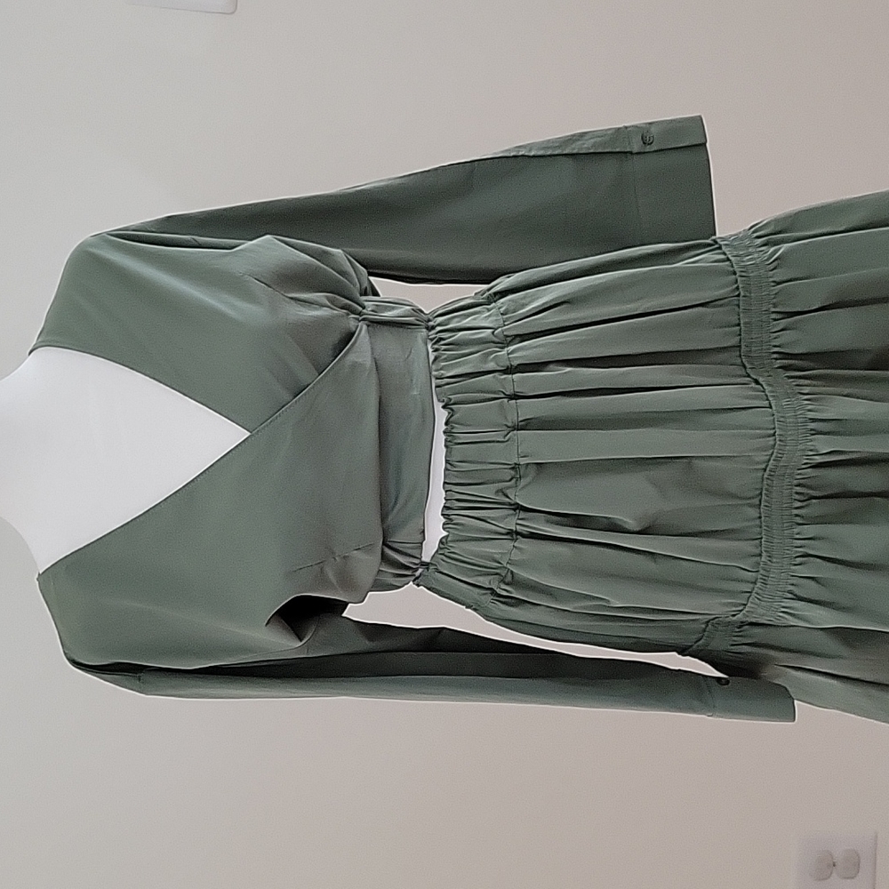Coord set. Military green color. Size 36 EU or 6 US.